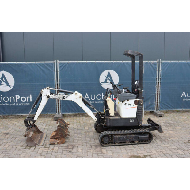 2015 بوبكات E10-AAEM-47294888