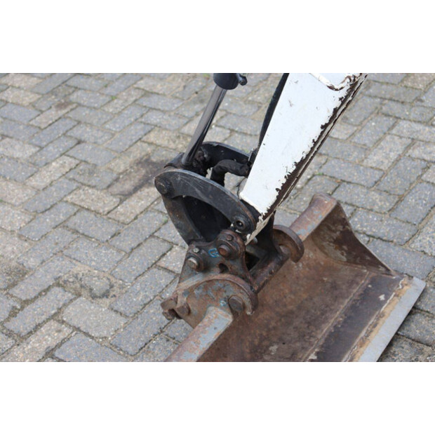 2015 بوبكات E10-AAEM-47294904