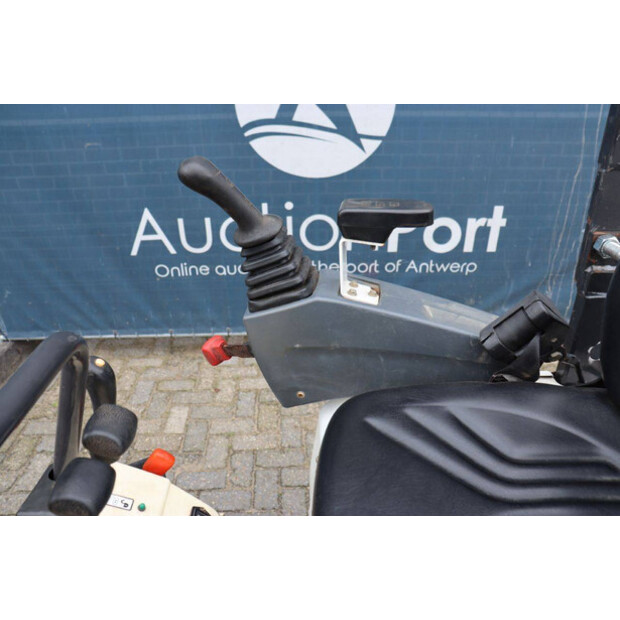 2015 بوبكات E10-AAEM-47294927