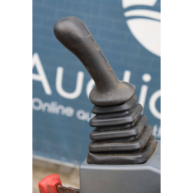 2015 بوبكات E10-AAEM-47294928