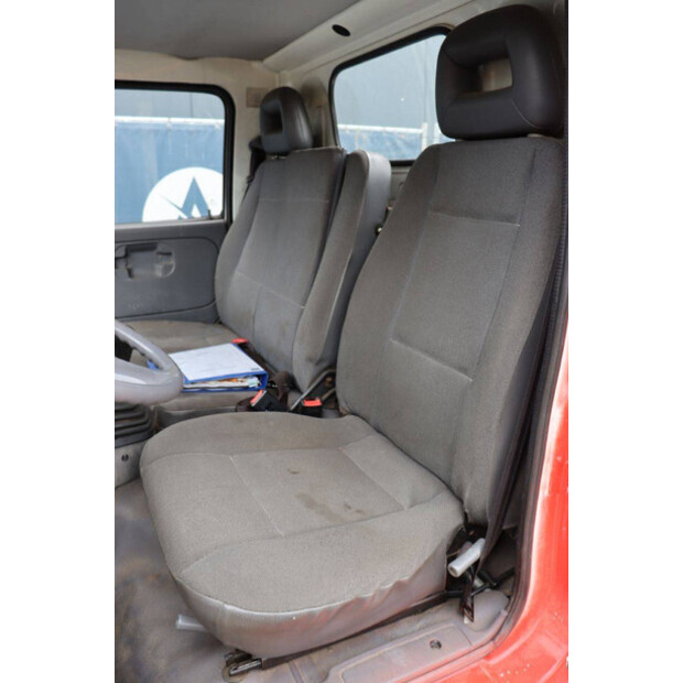 2004 نيسان Cabstar-47295182