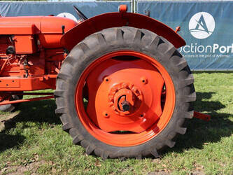 field-universal-four-47295223