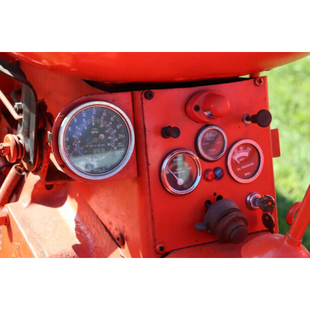 Field Universal Four-47295241