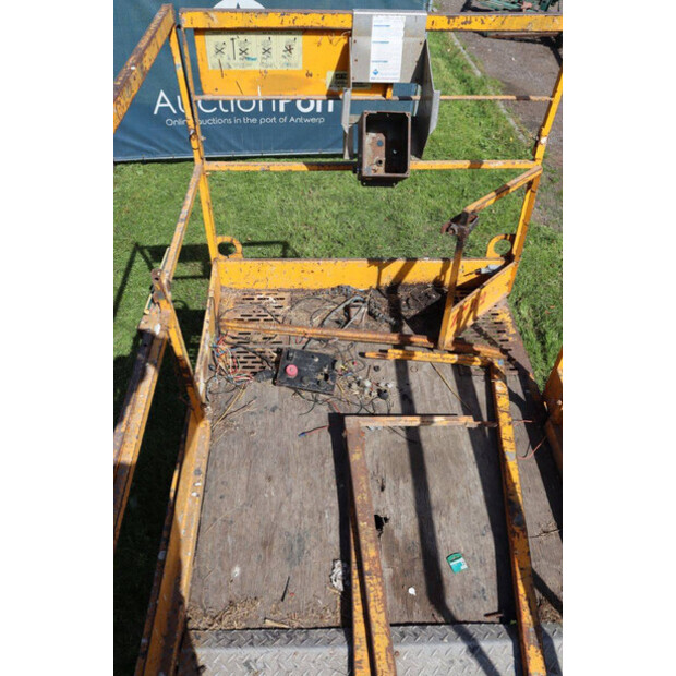 UPRIGHT-47295353