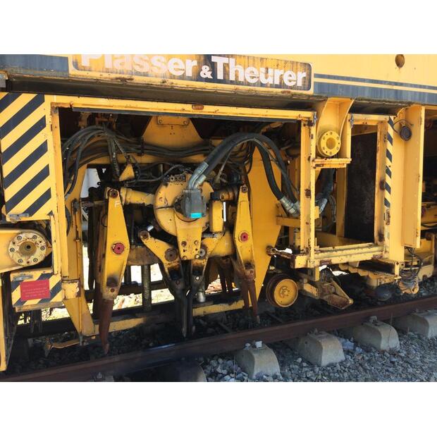 1991 Plasser & Theurer 08-32 M84-47297490
