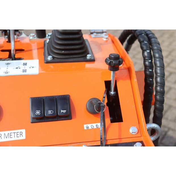 2025 Skid Steer 36C-47298089