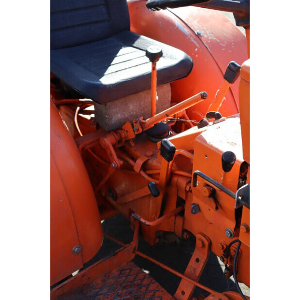 Holder P60-47299330