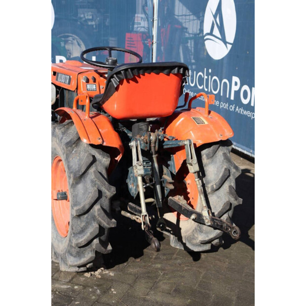 KUBOTA B7000-47299358