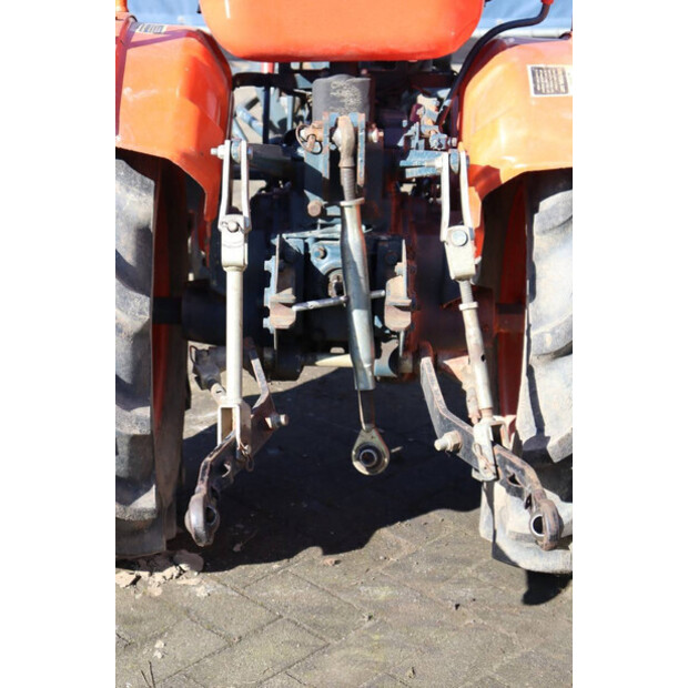 KUBOTA B7000-47299360