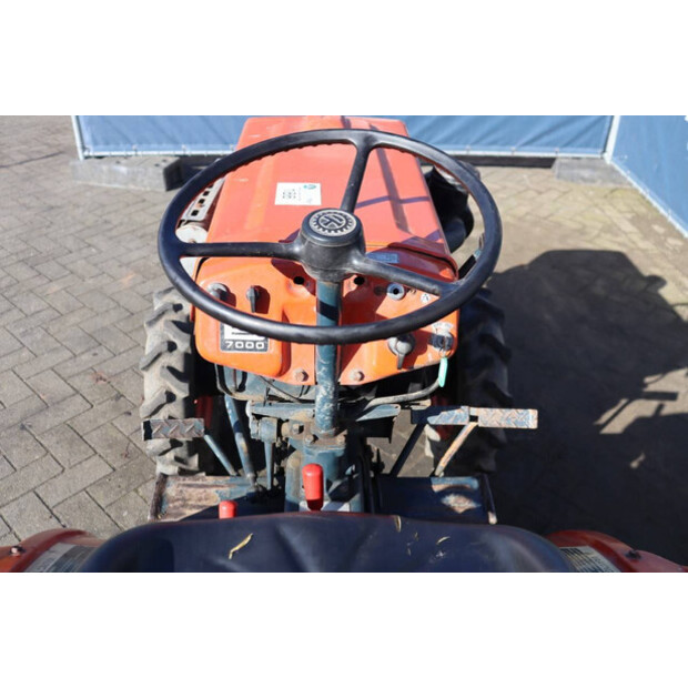 KUBOTA B7000-47299363