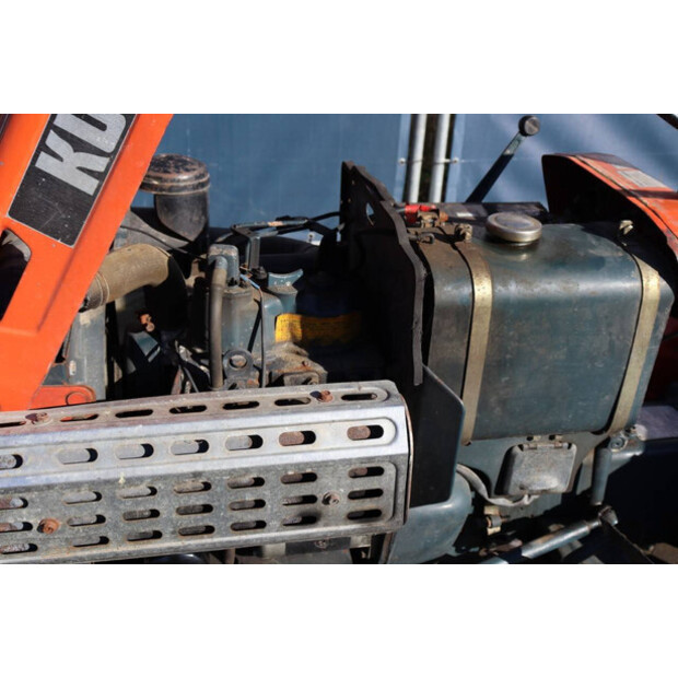 KUBOTA B7000-47299364