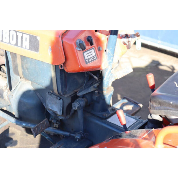 KUBOTA B7000-47299370