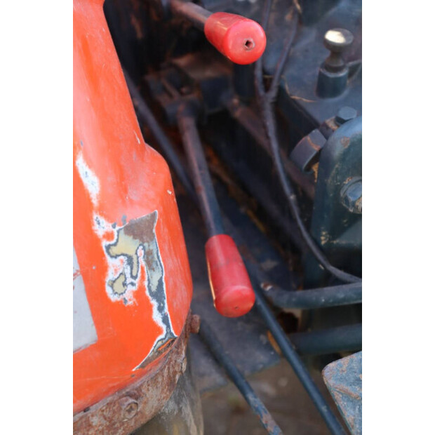 KUBOTA B7000-47299376