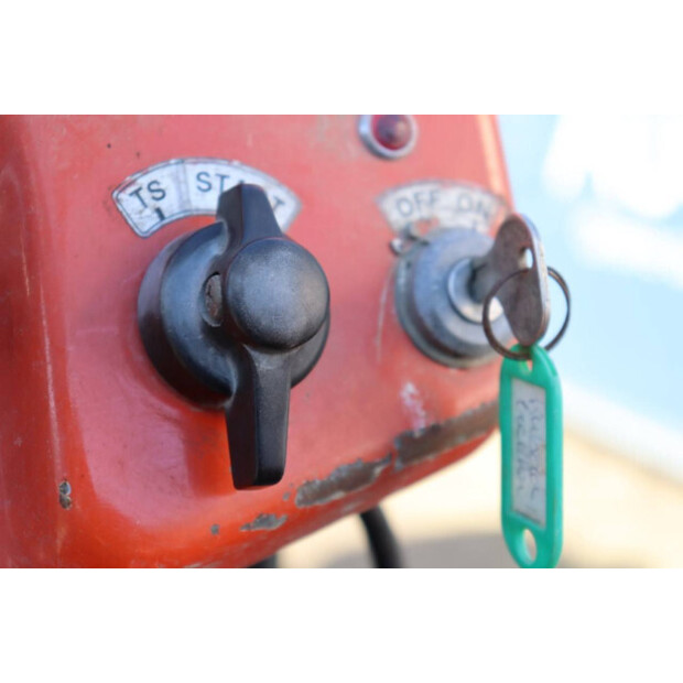 KUBOTA B7000-47299381
