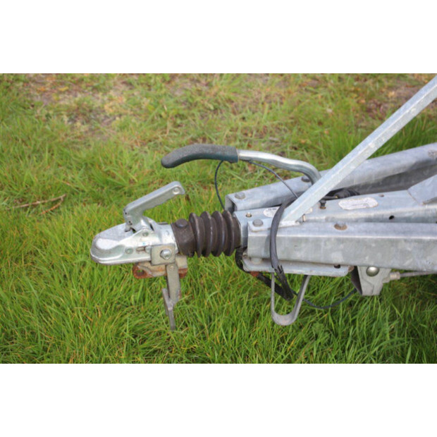 2004 Henra AT20-47301002
