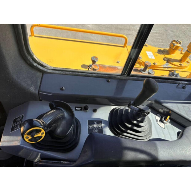 2009 Komatsu D275AX-5EO-47320693