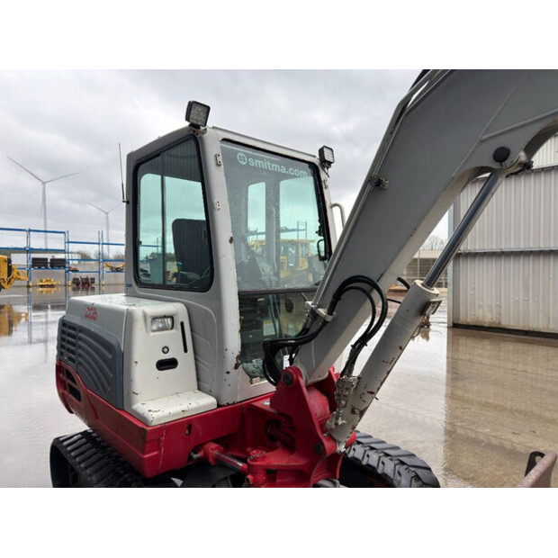 2010 TAKEUCHI TB235-47322306