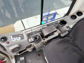 2010-takeuchi-tb235-1455372-47322312