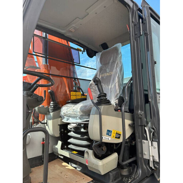 2015 Hitachi ZX140W-5B-47326347