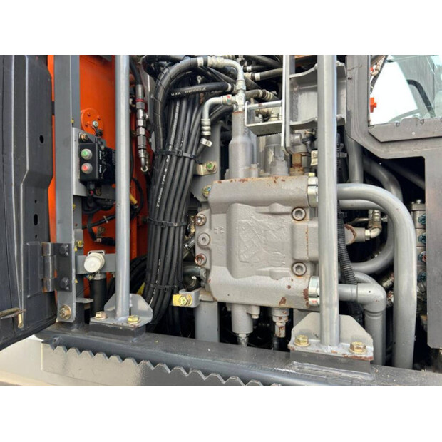 2015 Hitachi ZX140W-5B-47326360