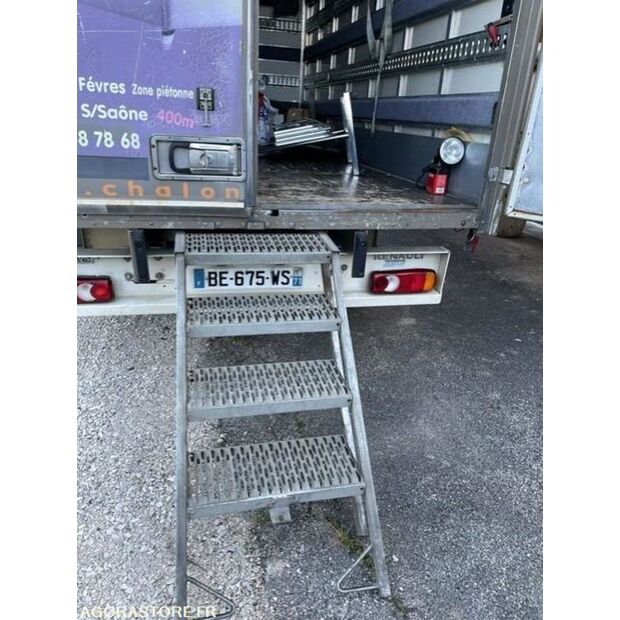 2010 Renault Master-47339351