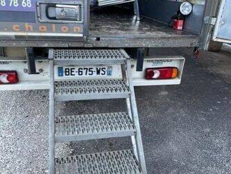 2010-renault-master-1455469-47339351
