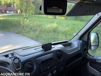 2010-renault-master-1455469-47339361