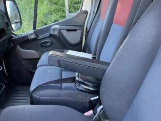 2010-renault-master-1455469-47339366