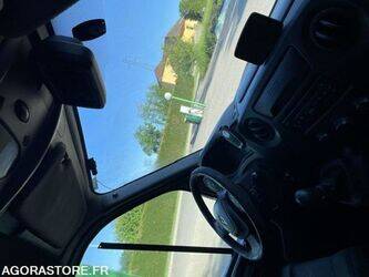 2010-renault-master-1455469-47339372