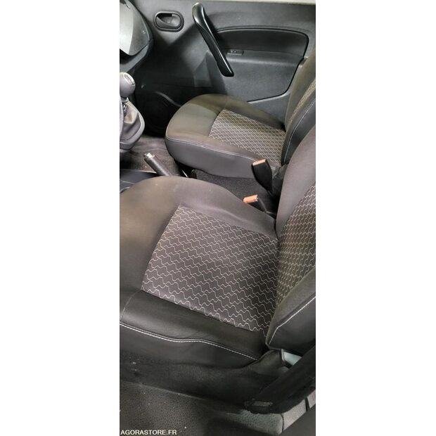 2016 رينو Kangoo-47339558