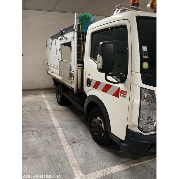 2016 Renault Maxity-47339597