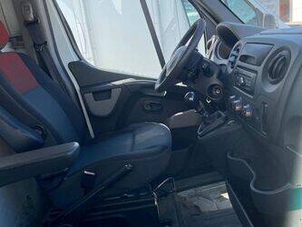 2016-renault-master-1455496-47339994
