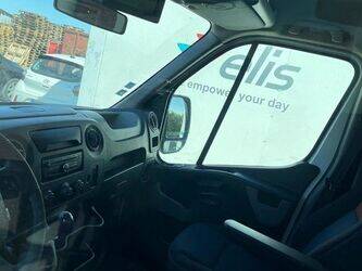 2016-renault-master-1455496-47339995