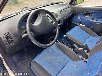 2001-citroen-saxo-1455500-47340103