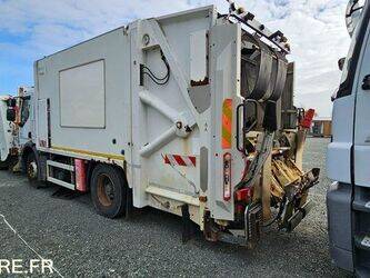 2011-renault-premium-1455503-47340226