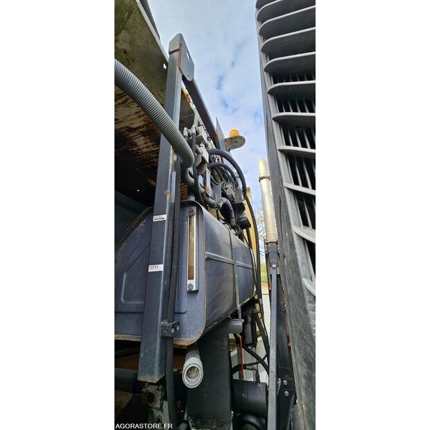 2011 Renault PREMIUM-47340231