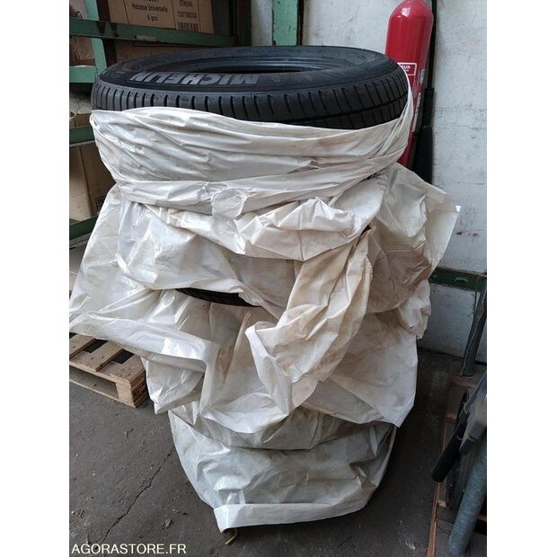 2023 Michelin-47340245