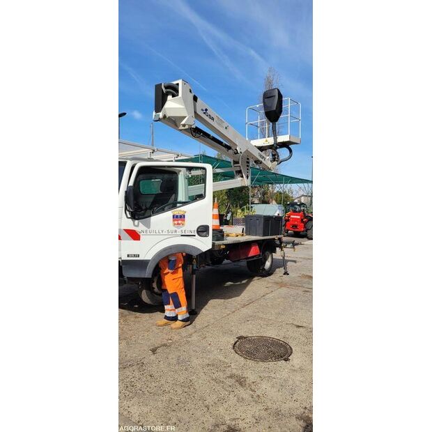 2012 NISSAN Cabstar-47340307
