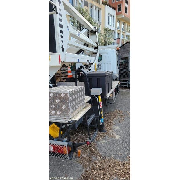 2012 NISSAN Cabstar-47340309