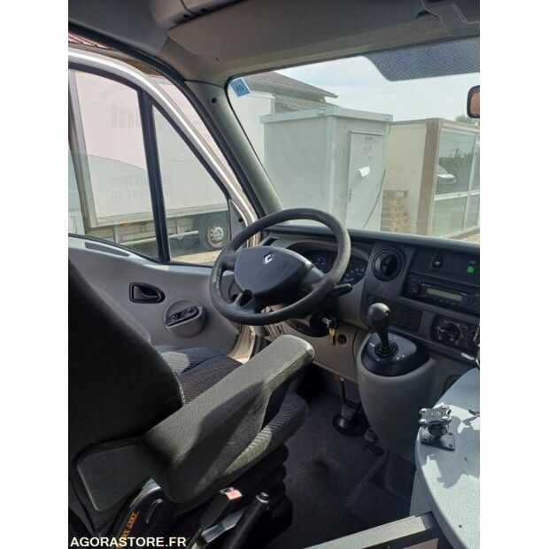 2010 Renault Master-47340396