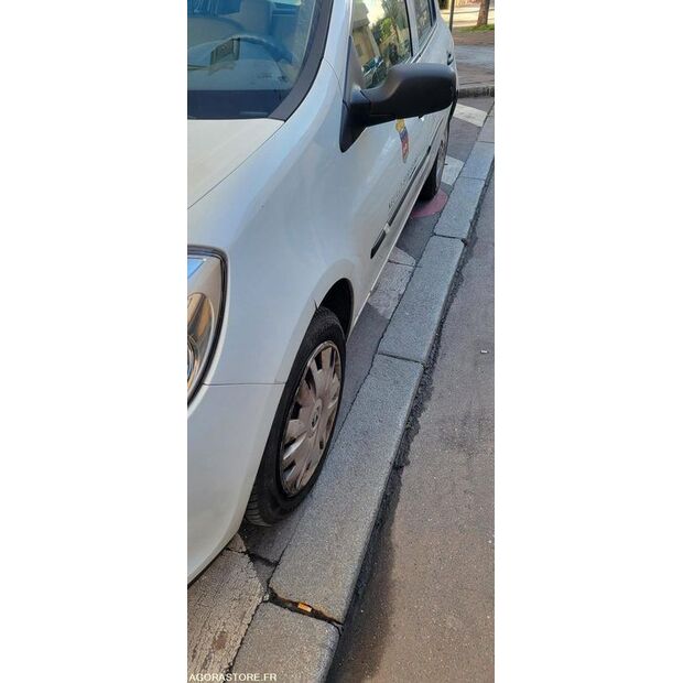 2006 Renault Clio-47340466