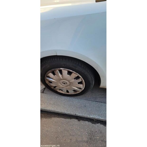 2006 Renault Clio-47340475