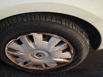 2006-renault-clio-1455515-47340476