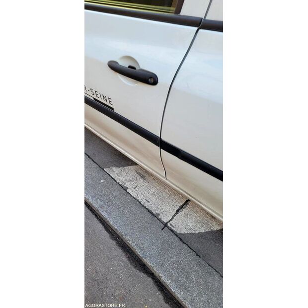 2006 Renault Clio-47340478