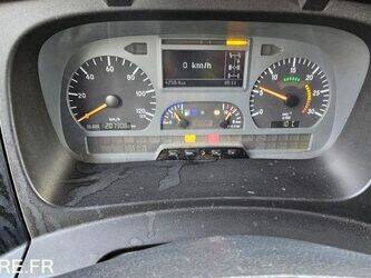 2010-mercedes-benz-2529-1455521-47340579