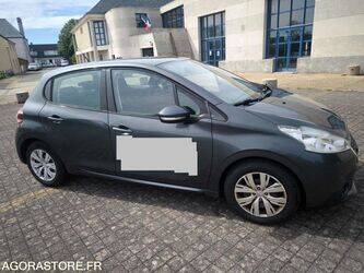 2014-peugeot-208-1455528-47340766