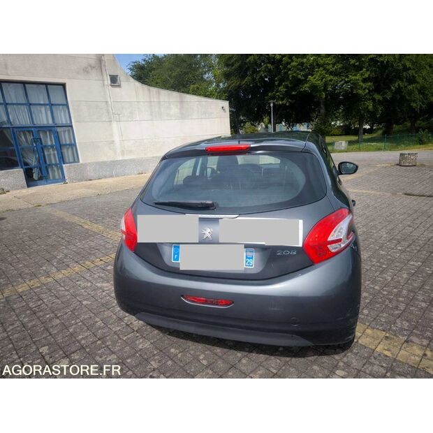 2014 بيجو 208-47340768