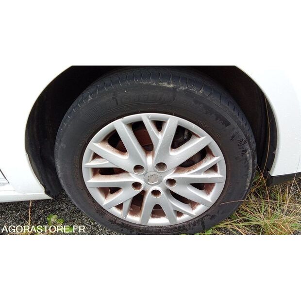 2014 Renault Megane-47340906
