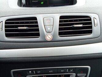 2014-renault-megane-1455536-47340911