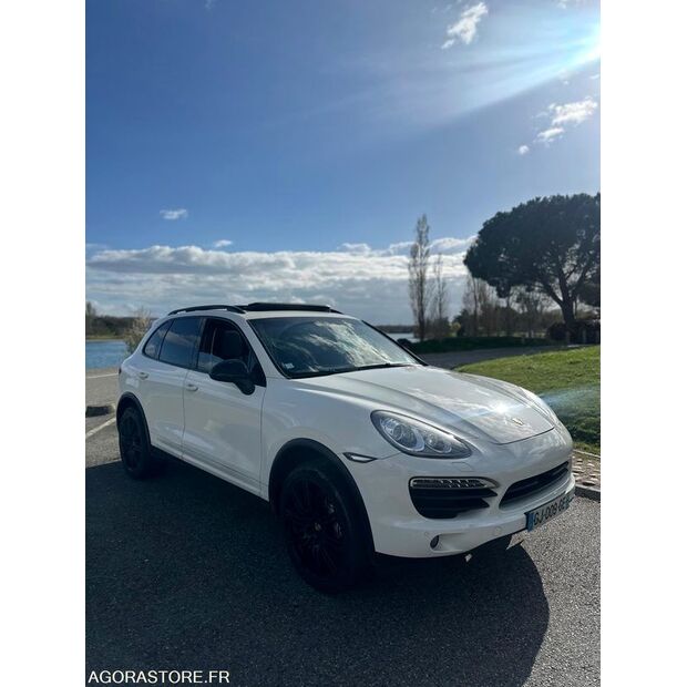 2011 PORSCHE Cayenne-47341099